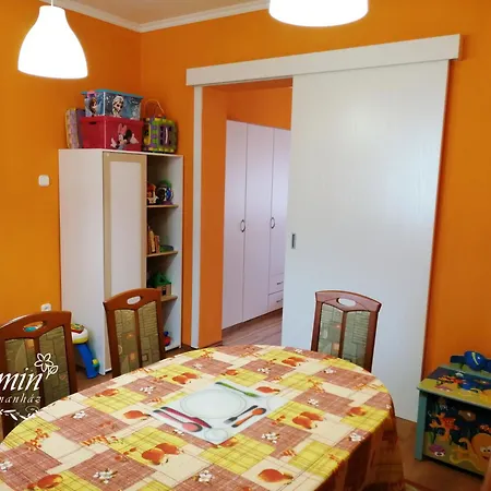아파트 Jazmin Apartmanhaz
