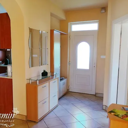 Jazmin Apartmanhaz 아파트 *
