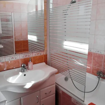 아파트 Jazmin Apartmanhaz *