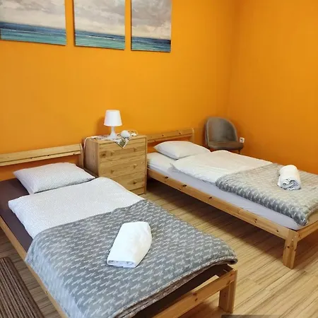 Jazmin Apartmanhaz 센트고타드