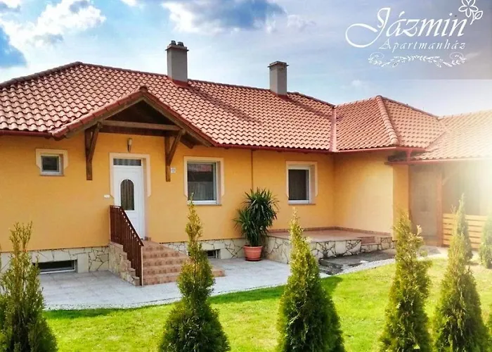 Jazmin Apartmanhaz *