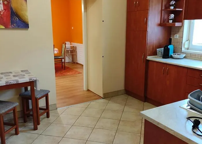 Jazmin Apartmanhaz *