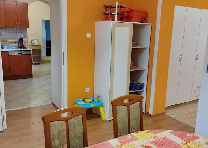 Jazmin Apartmanhaz *