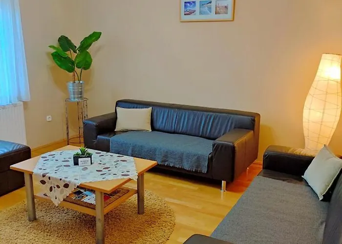 Jazmin Apartmanhaz *